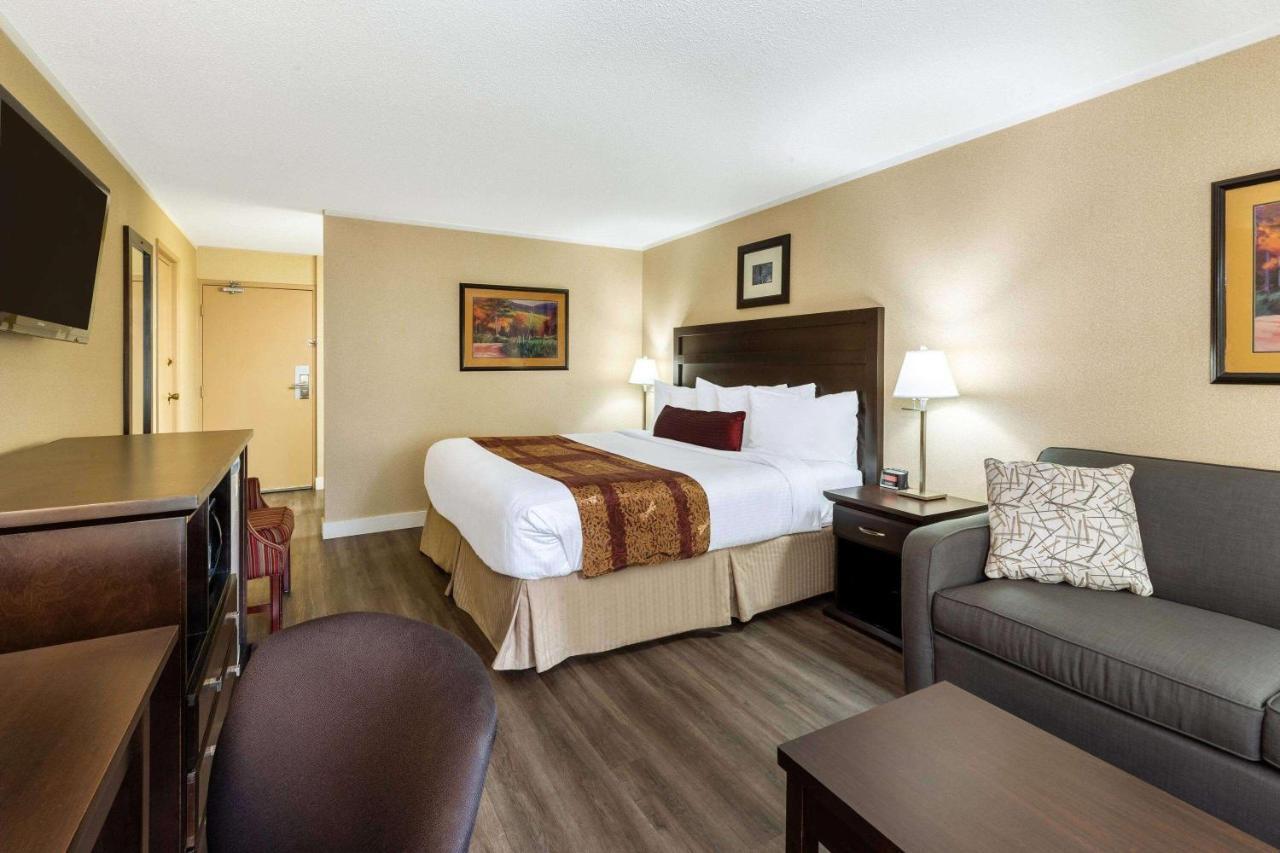 Ramada By Wyndham 3*